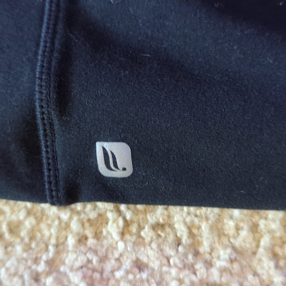 Fabletics Athletic Workout Black Lace & Mesh Cropped Pants Size Medium - Picture 9 of 9